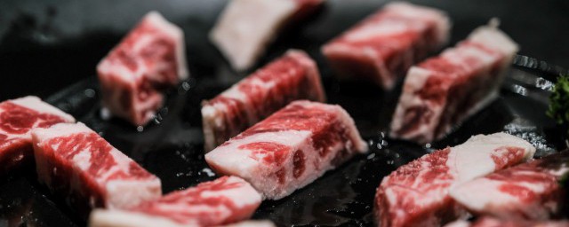 清水煮牛肉放什么调料