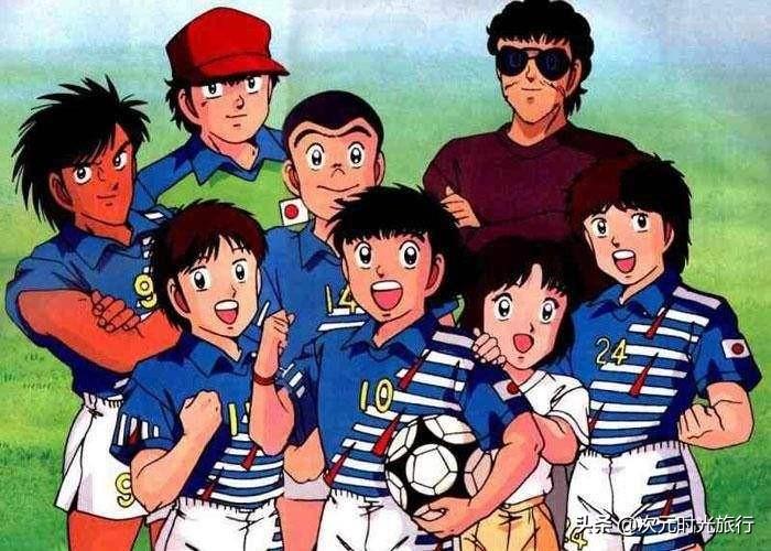 小孩踢足球图片漫画（《足球小将》—让无数少年在足球场上热血奔跑的动漫作品）