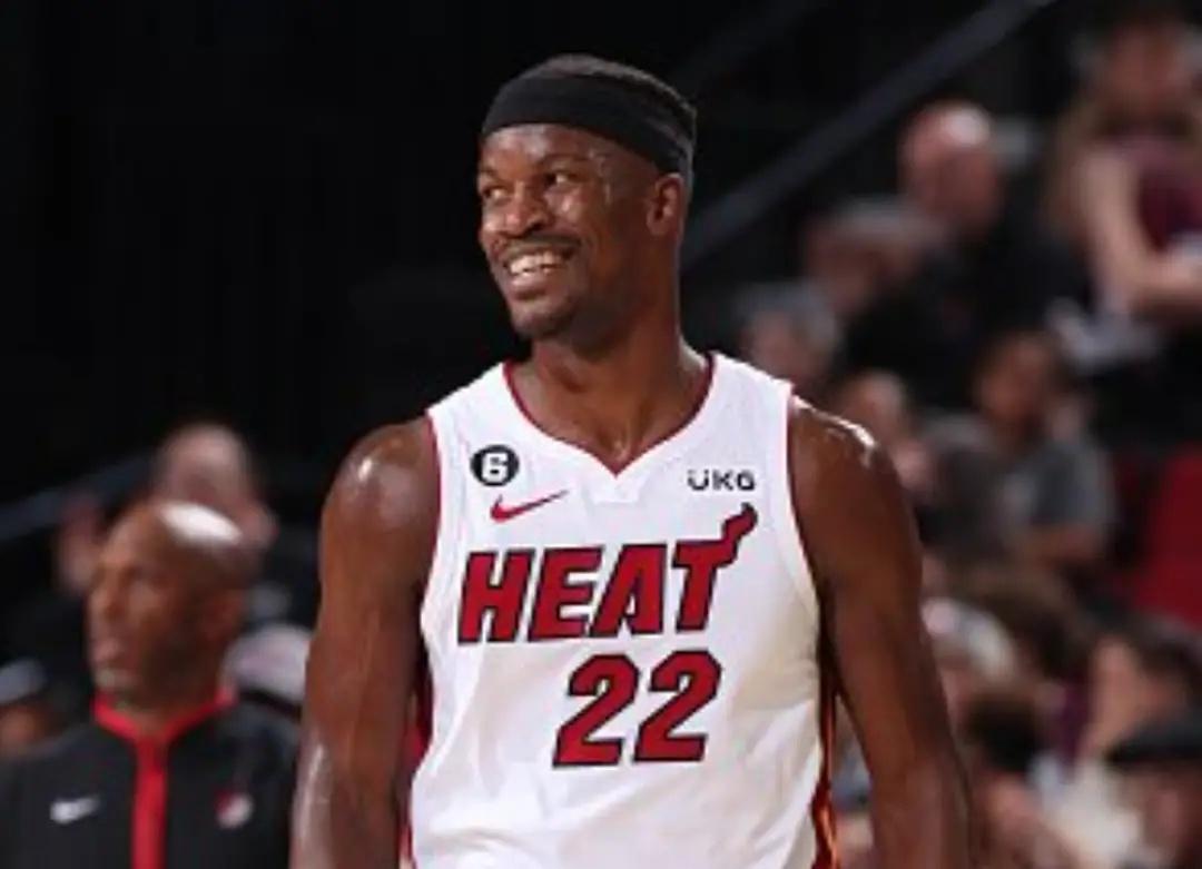 NBA小前锋（现役10大小前锋排名：詹姆斯跌出前五，维金斯第九，塔图姆第二）
