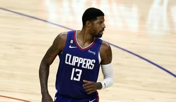 NBA小前锋（现役10大小前锋排名：詹姆斯跌出前五，维金斯第九，塔图姆第二）