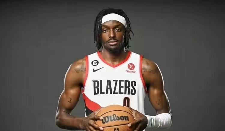 NBA小前锋（现役10大小前锋排名：詹姆斯跌出前五，维金斯第九，塔图姆第二）