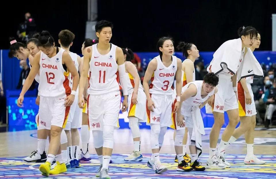 女篮世界杯哪个台直播（CCTV5直播女篮世界杯中国vs美国，内线双塔全力出击挑战世界第一）