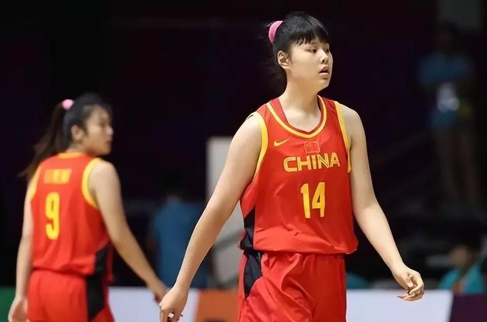 女篮世界杯哪个台直播（CCTV5直播女篮世界杯中国vs美国，内线双塔全力出击挑战世界第一）
