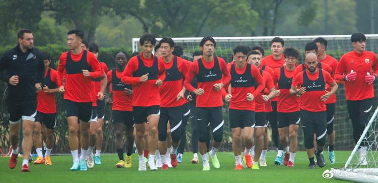 中超u23调整什么看漫（海港再遇难题！国青小将归队，“U23政策”重启后如何调整阵容）