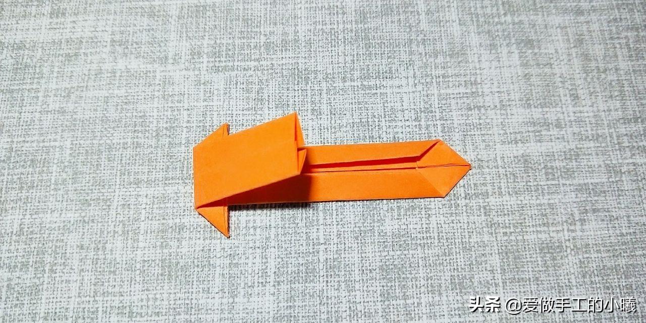 折一个火焰剑（几步就能完成的折纸宝剑，简单好玩不伤人，90后的记忆）