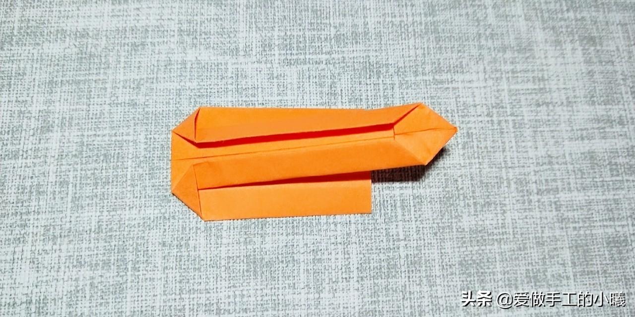 折一个火焰剑（几步就能完成的折纸宝剑，简单好玩不伤人，90后的记忆）