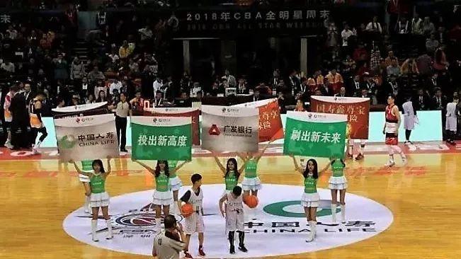 为什么cba不用队名（CBA球队不配拥有队名？什么时候CBA才能撕下冠名商这块狗皮膏药）