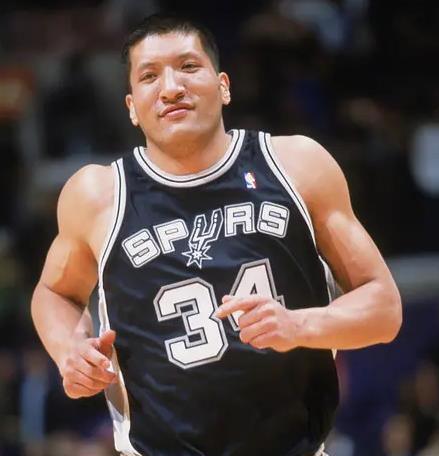有nba戒指的中国球星（中国第一位获得NBA总冠军戒指的球员 国家三大中锋之一 巴特尔）