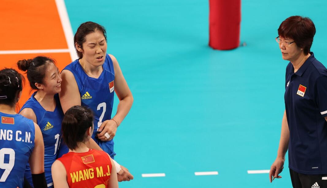 美国女排汤普森（3-0变0-3！女排输球3大原因曝光，郎平：对汤普森不了解）