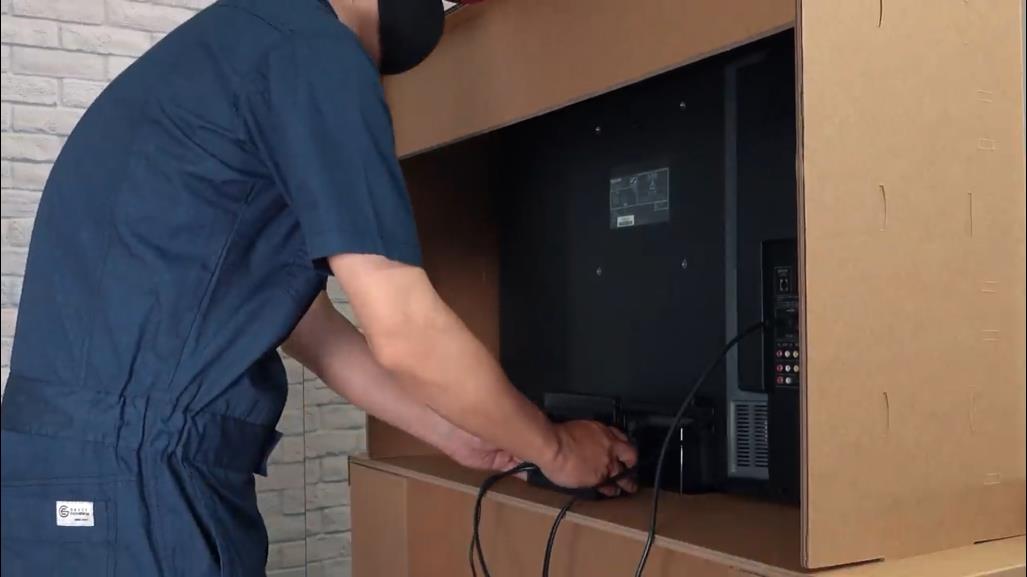 马里奥赛车的小赛车（游戏不过瘾 日本玩家用纸板制作真人马里奥赛车）