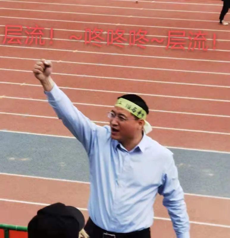 清华大学足球场是真草吗（清华化工男足时隔11年再夺冠军！老博士泪洒现场激情解说大放送）