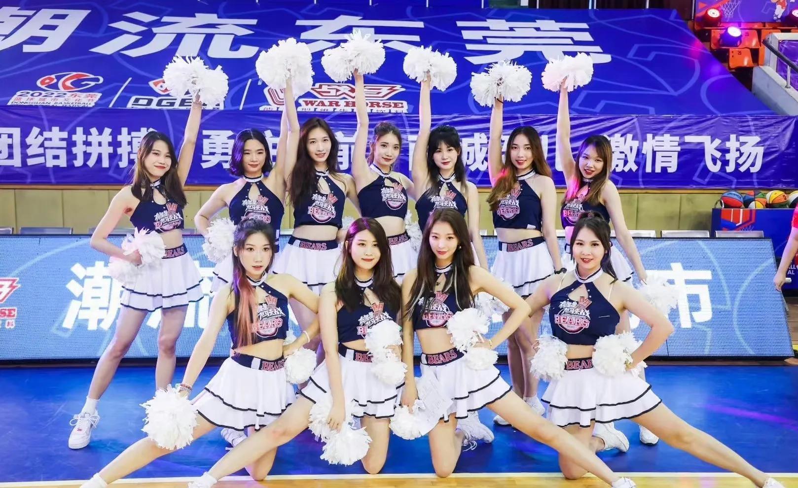 cba拉拉队美女（她是CBA最美拉拉队长，与易建联合照爆红网络，前男友身材很高大）