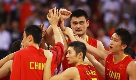 08年姚明nba比赛录像（08年奥运会中国队VS美国队：韦德19分，老詹18分，那姚明和科比呢）