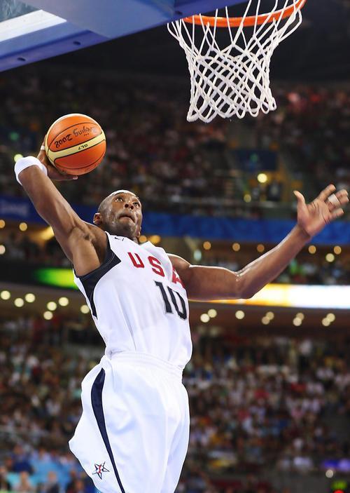 08年姚明nba比赛录像（08年奥运会中国队VS美国队：韦德19分，老詹18分，那姚明和科比呢）