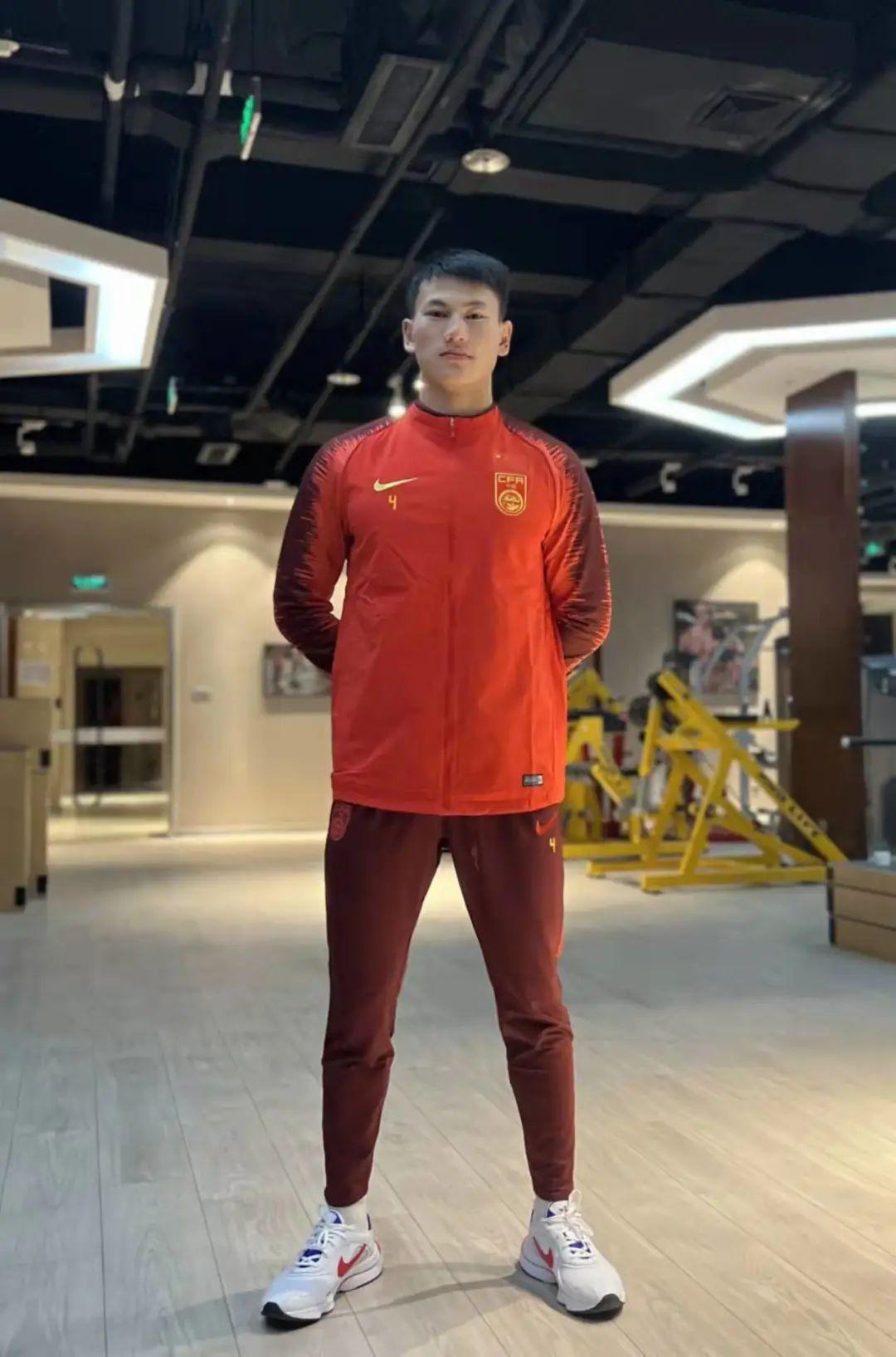 王博足球运动员（喜报！郴州奶滴噶入选中国国家男子足球队）