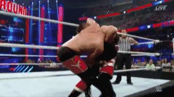 wwe2010（十大凶残WWE招式，已经全部被禁用，最后一招中了至少住院一个月）