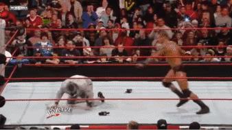 wwe2010（十大凶残WWE招式，已经全部被禁用，最后一招中了至少住院一个月）