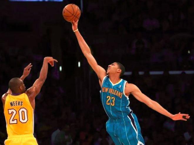 字母哥SS级（现役NBA球星长臂分4个等级：伦纳德A级，字母哥SS级，SSS臂展2米4）