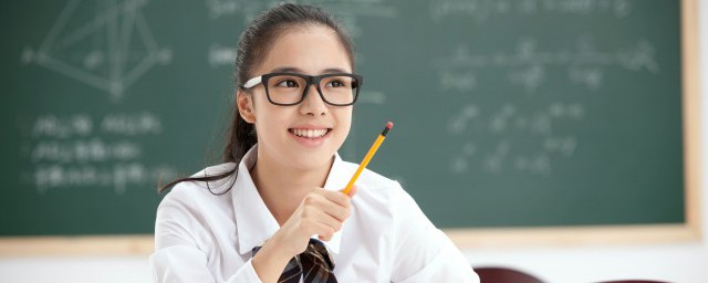 蜂拥的意思
